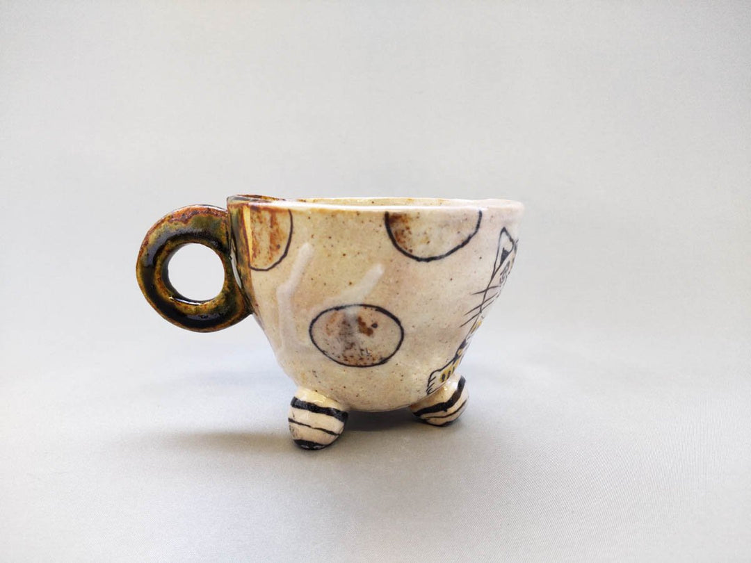 Oribe Three-Legged Mug Tabby cat - Crafted By Hiroshi Sato