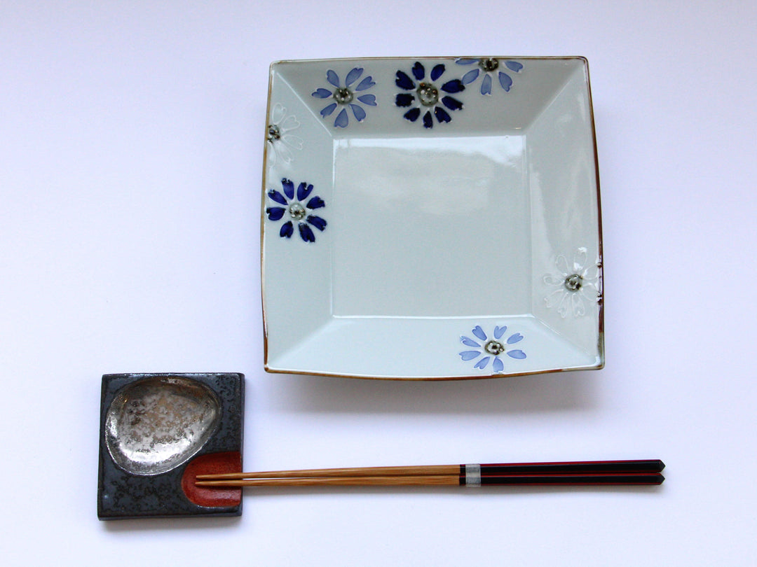 Slip Trailing Small Flower Chirashi 5.5-Sun Square Plate - Crafted By Tokushichi Kiln