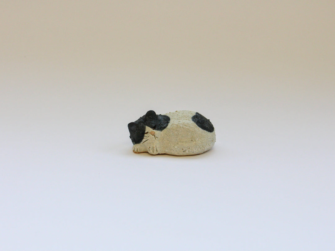 Sleeping Cat Buchi - Crafted By Kouichi Maekawa