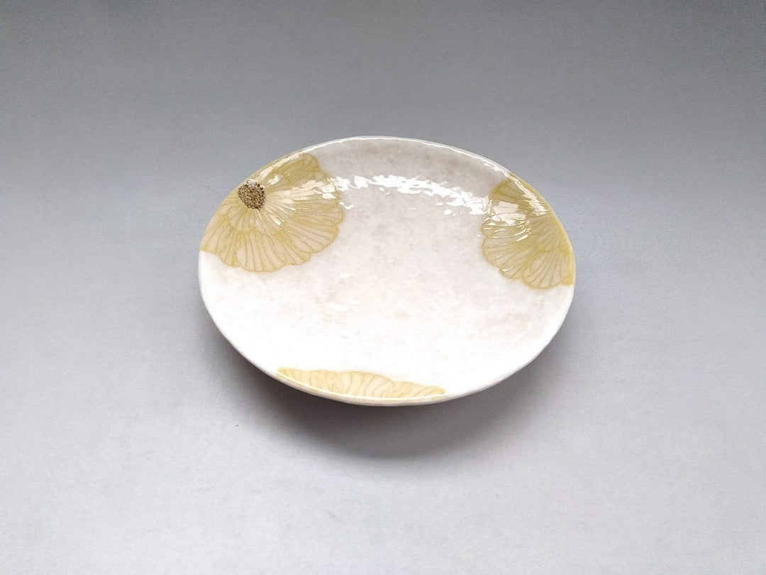 White Slip Peony 6.5-Sun Round Plate Yellow - Crafted By Yoshihei Kato