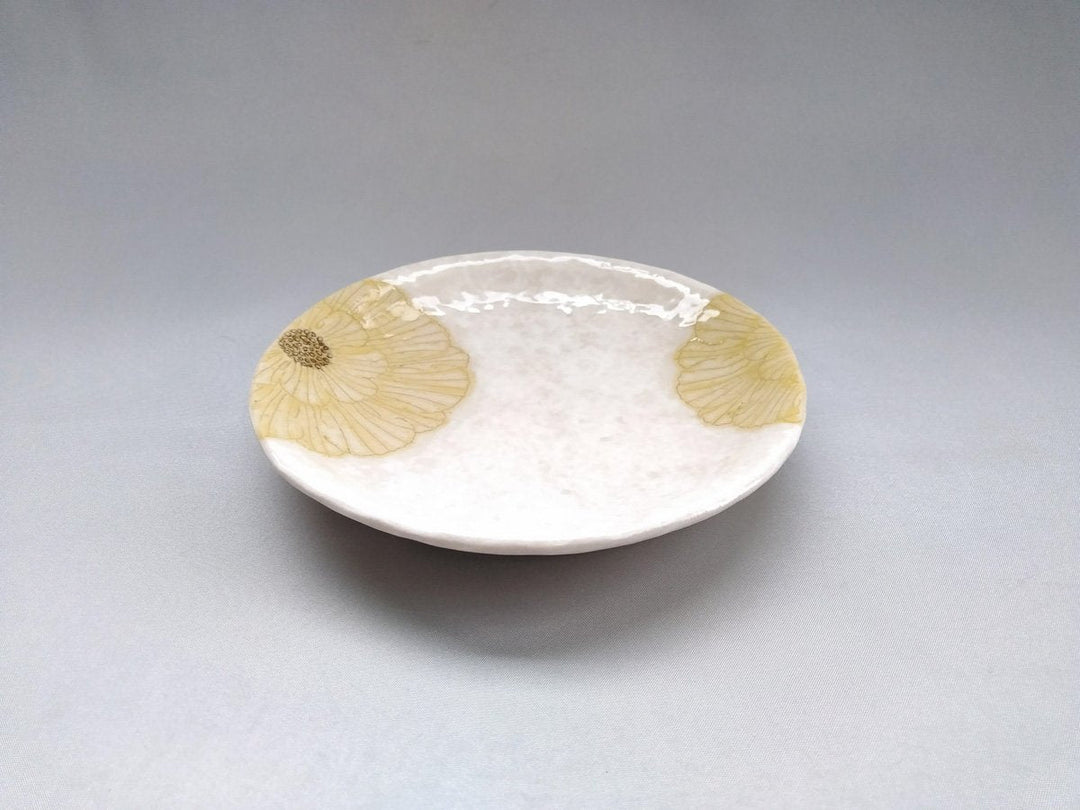 White Slip Peony 5.5-Sun Round Plate Yellow - Crafted By Yohei Kato