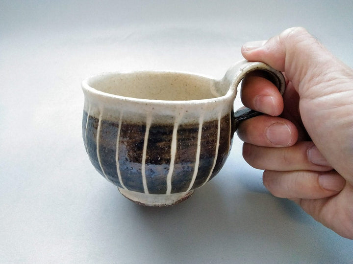 Slip Trailing Shallow Round Mug - Crafted By Seisaku Kusaka/Mari