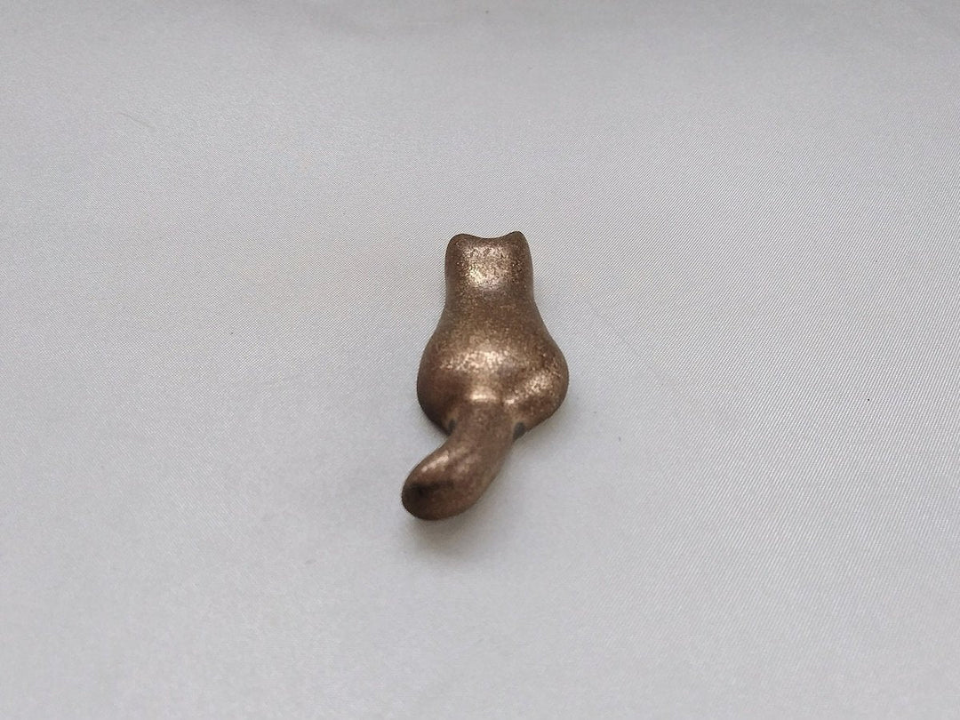 Gold Clay Glazed Chopstick Rest cat - Crafted By Kikaku Pottery