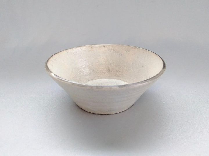 Round Bowl White Slip puller - Crafted By Yoichi Yajima