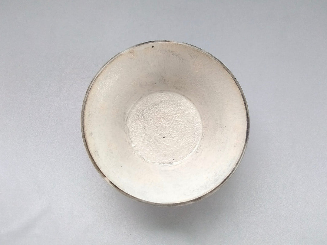 Round Bowl White Slip puller - Crafted By Yoichi Yajima