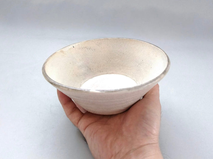 Round Bowl White Slip puller - Crafted By Yoichi Yajima