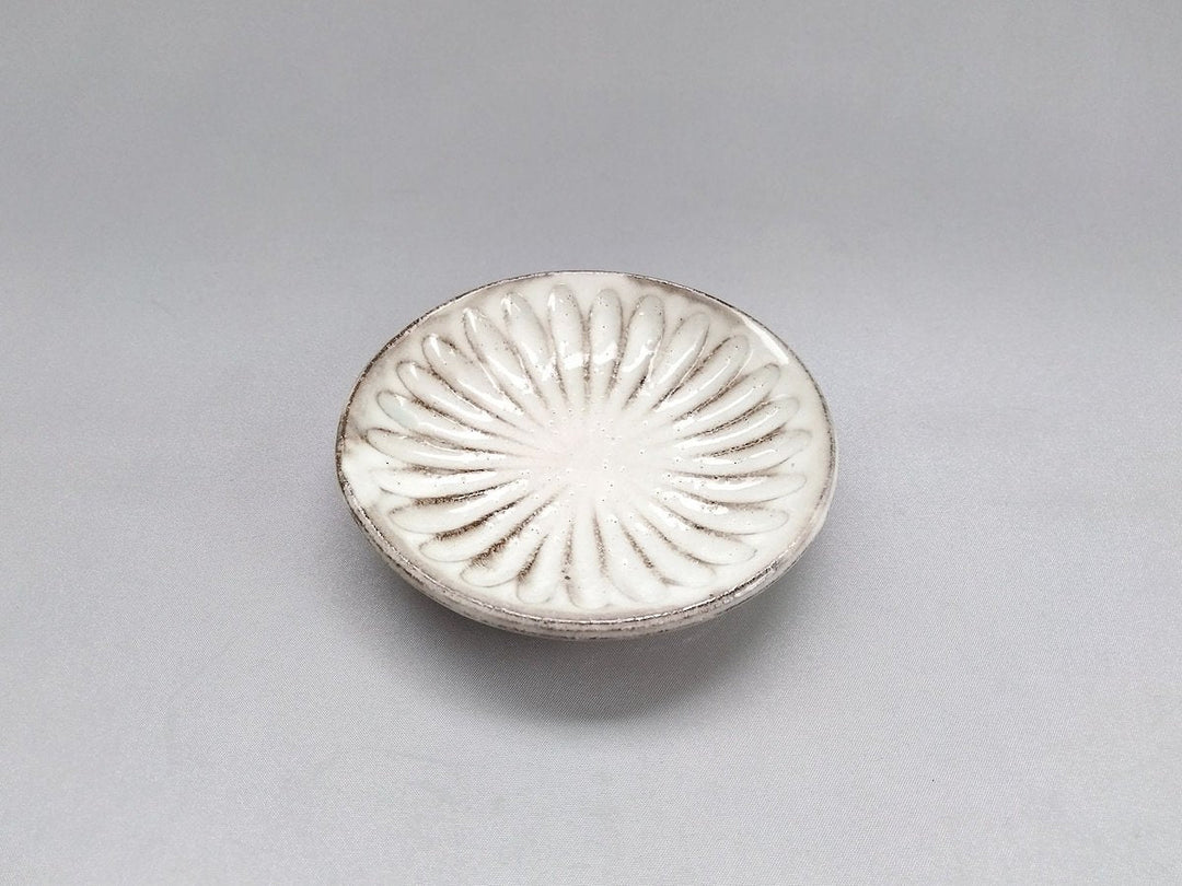 White Slip Ridged 3.5-Sun Plate - Crafted By Renji Nakagaki