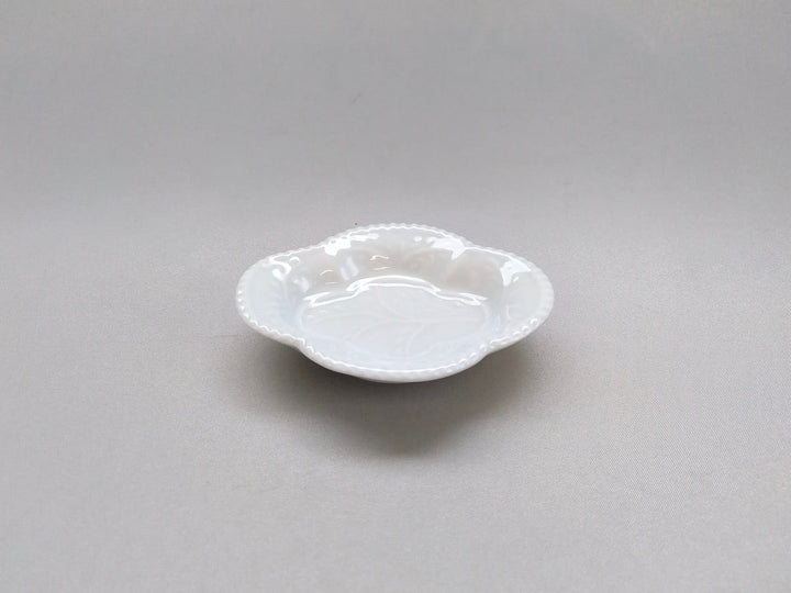 White Porcelain Quince-Shaped Small Plate - Crafted By Tokushichi Kiln