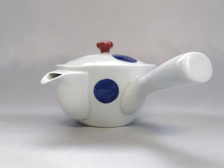 Underglazed two-Color Round Pattern TeaPot - Crafted By Koso KilnSizeAs each piece is handmade, slight variations may occur. 
<br>Thank you for your understanding.