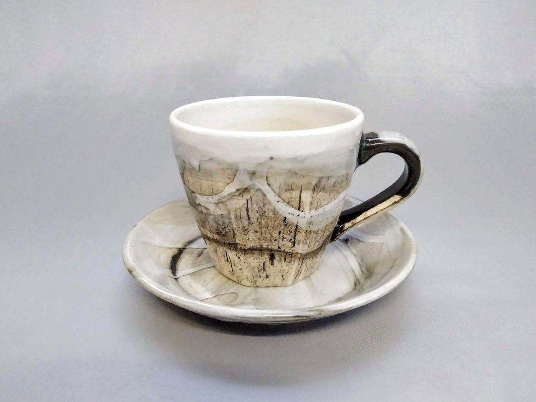 Ink painting Saucer - Crafted By Kakurin KilnSizeAs each piece is handmade, slight variations may occur. 
<br>Thank you for your understanding.